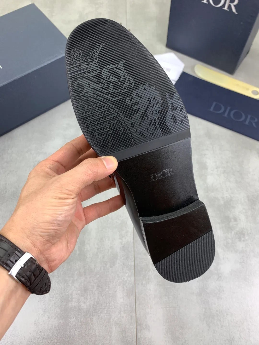 Men's men's shoes 💰P560 new style 💰high version 💎💎💎Dior original version! Top Italian purchasing agent! Men's business casual leather shoes, original imported open-edge beaded calfskin upper, ultimate texture, gentlemanly style, imported water-dyed cowhide inside, top-quality original Italian rubber outsole, first-class workmanship, top quality! Size: 39-44 (45 customized) 4️⃣ colors available